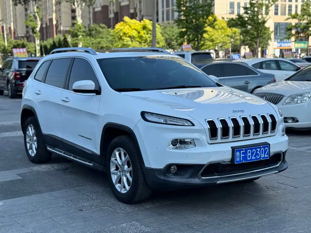 Jeep Cherokee 2016 — фото 4