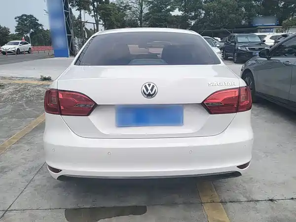 Volkswagen Sagitar 2014