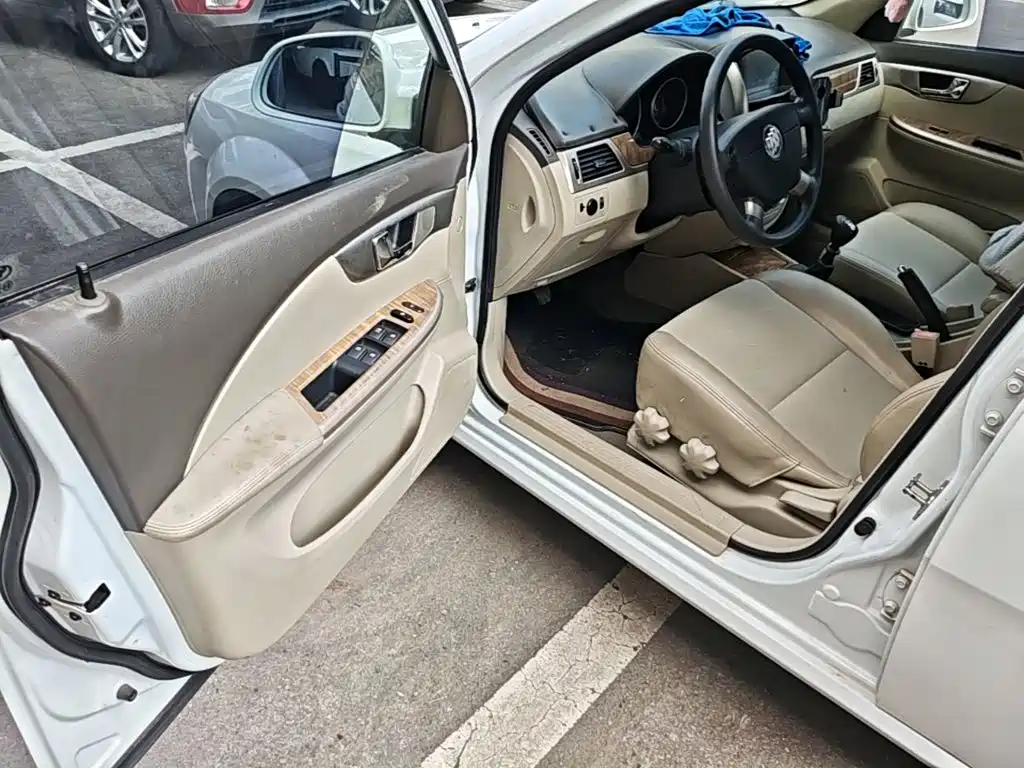 Buick Excelle 2015 — фото 16