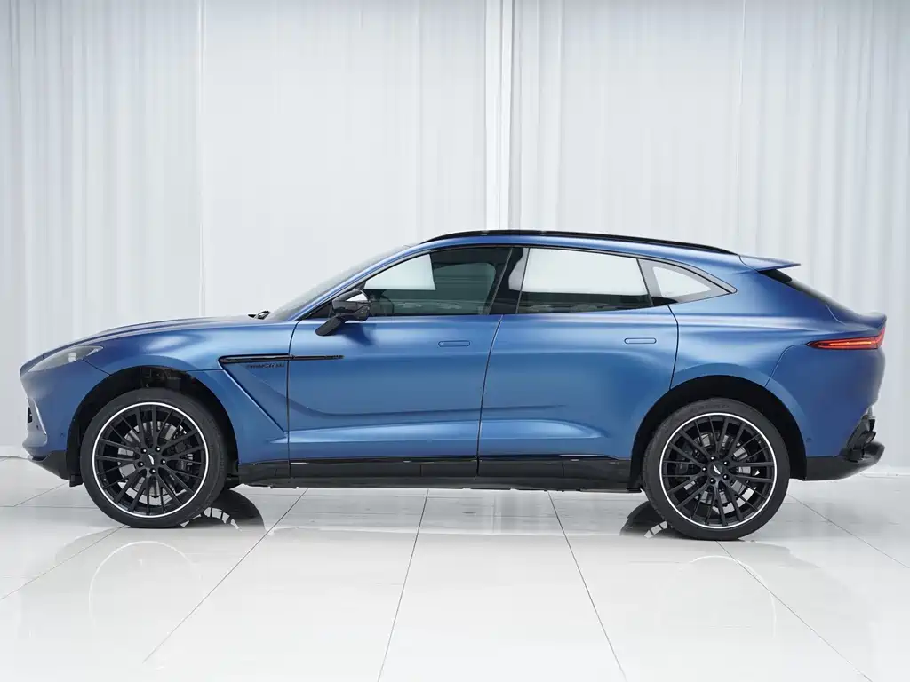 Aston Martin DBX 2022 — фото 3