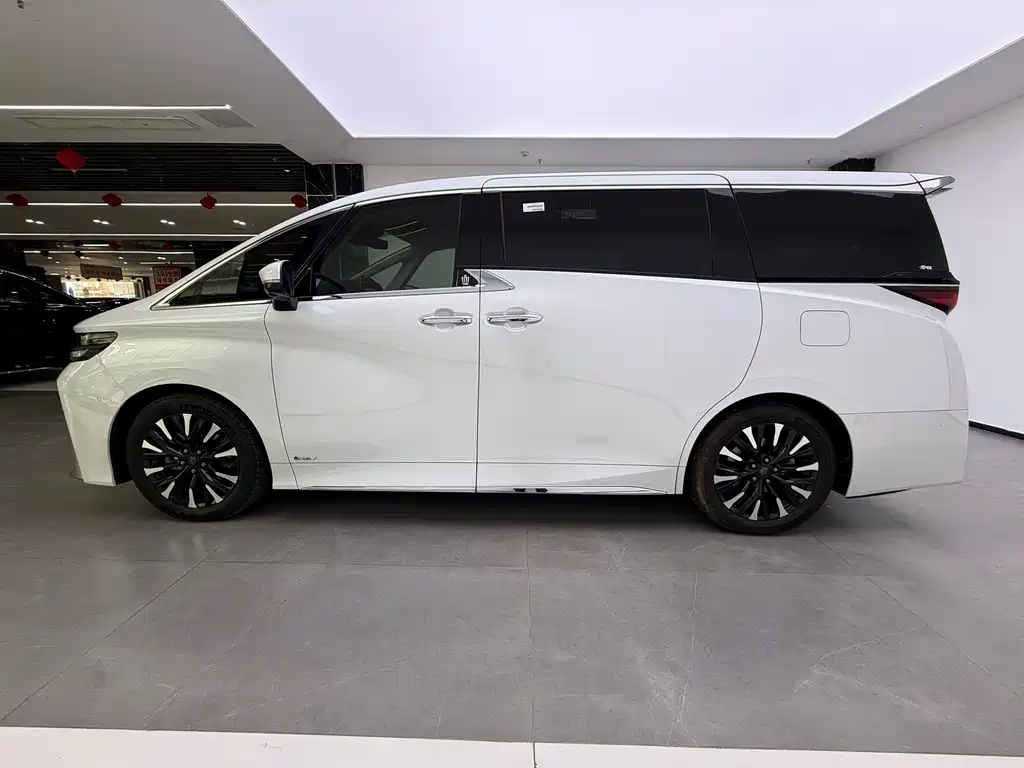 Toyota Vellfire 2024 — фото 16