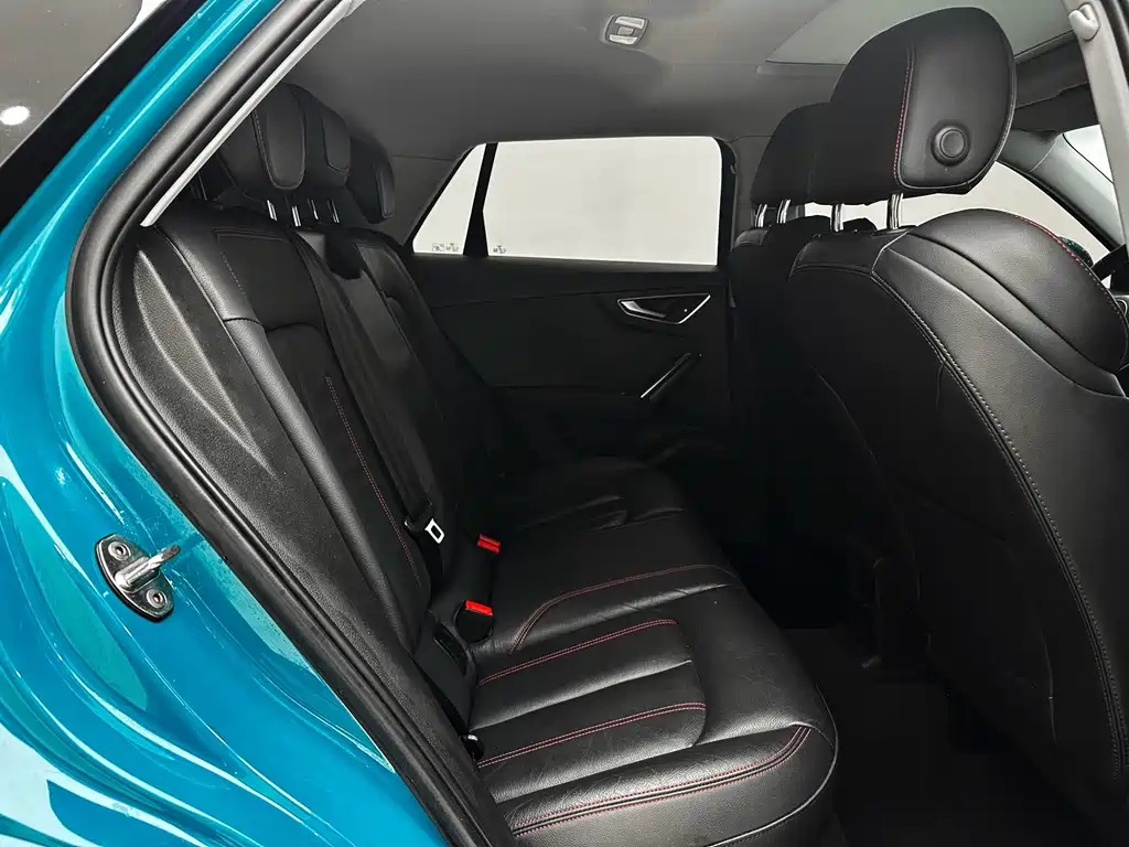 Audi Q2L 2022 — фото 14