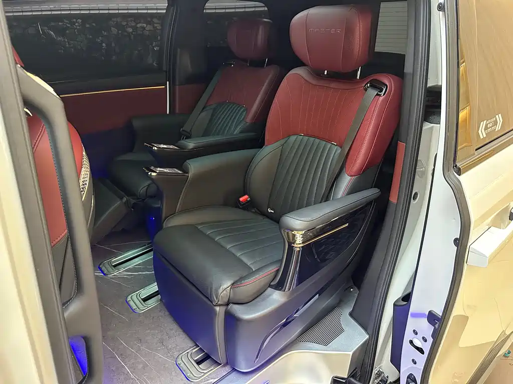 GAC Motor Trumpchi M8 2023 — фото 13