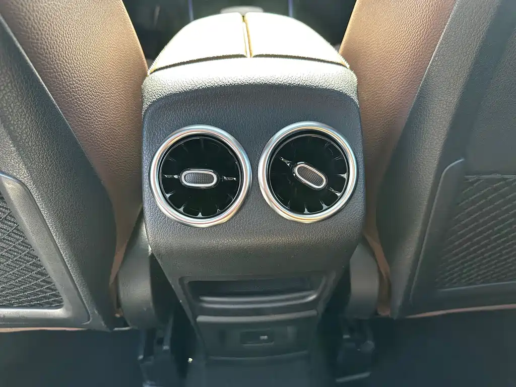 Mercedes-Benz GLB 2021 — фото 16