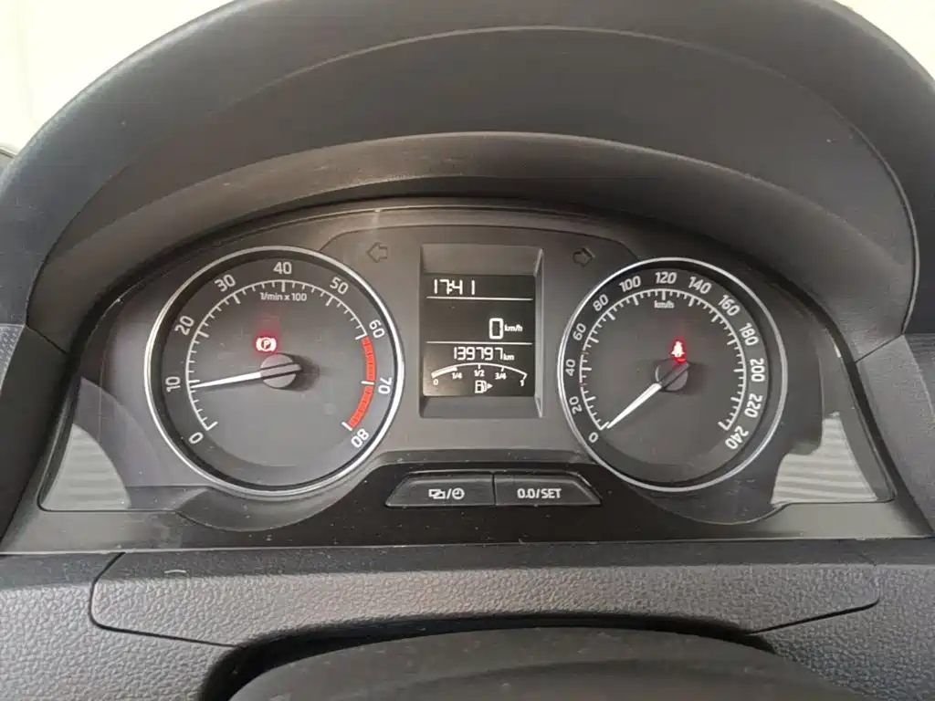 Skoda Rapid Spaceback 2016 — фото 12