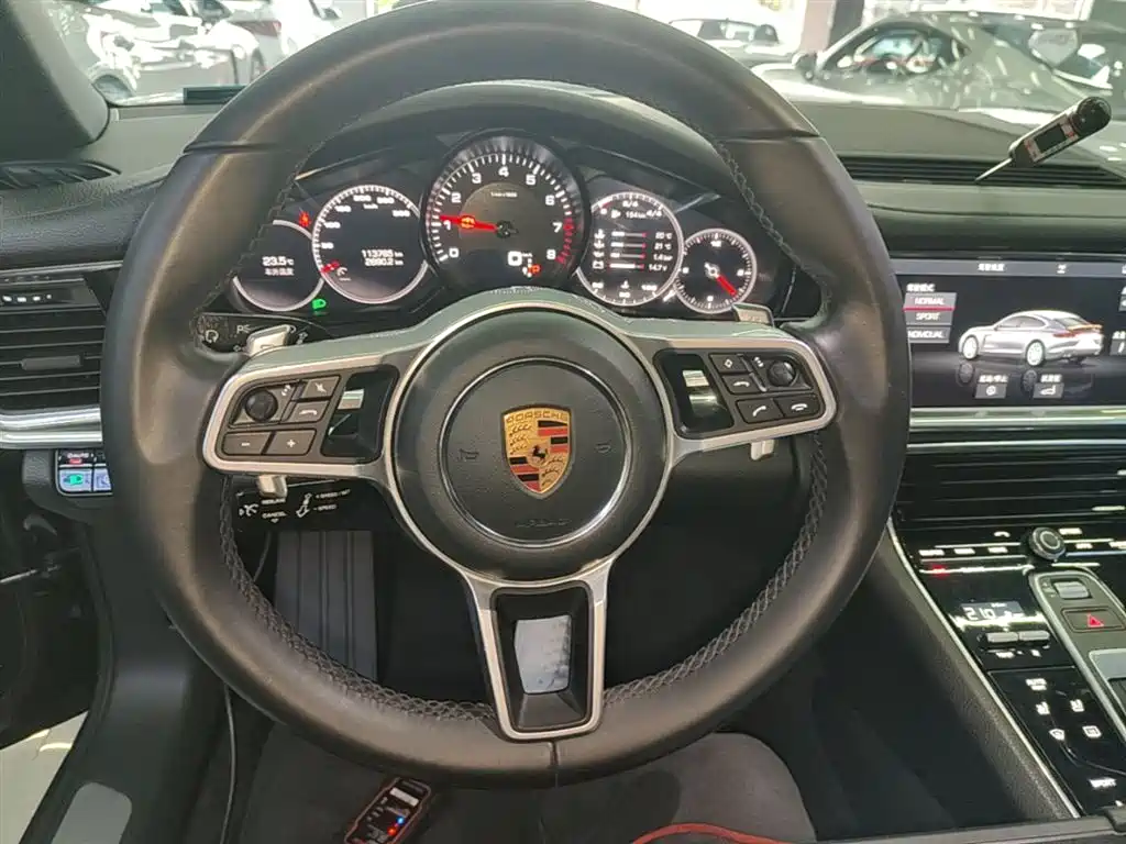 Porsche Panamera 2019 — фото 11