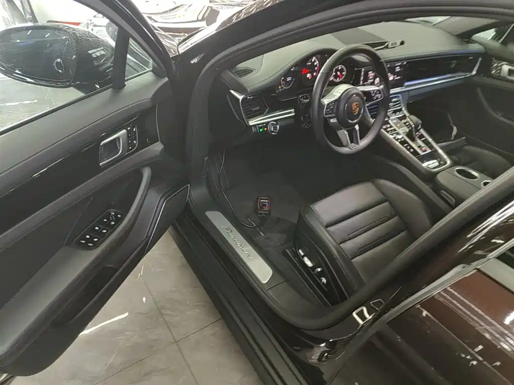 Porsche Panamera 2019 — фото 16