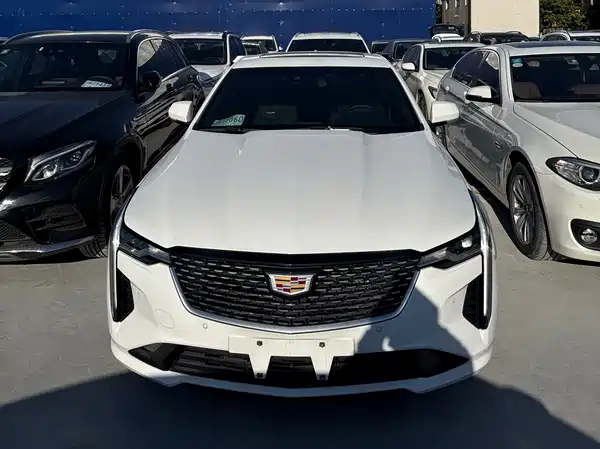 Cadillac CT4 2022