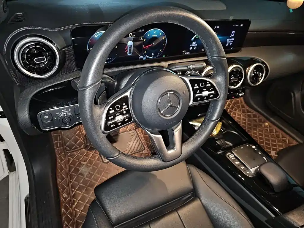 Mercedes-Benz A-Class 2021 — фото 3