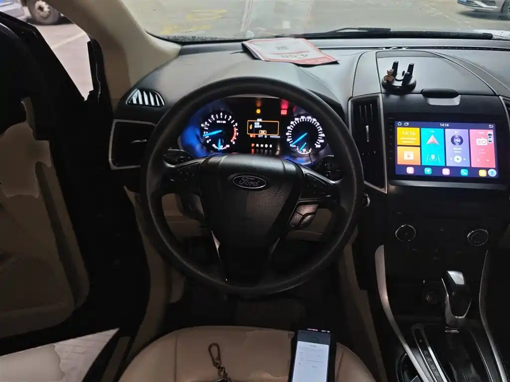 Ford Edge 2016 — фото 11