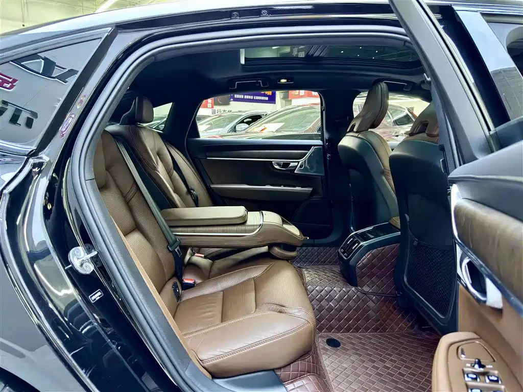Volvo S90 2023 — фото 15