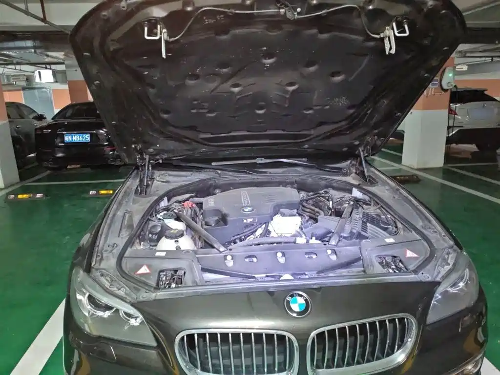 BMW 5 Series 2015 — фото 22