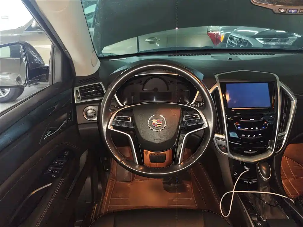 Cadillac SRX 2016 — фото 11