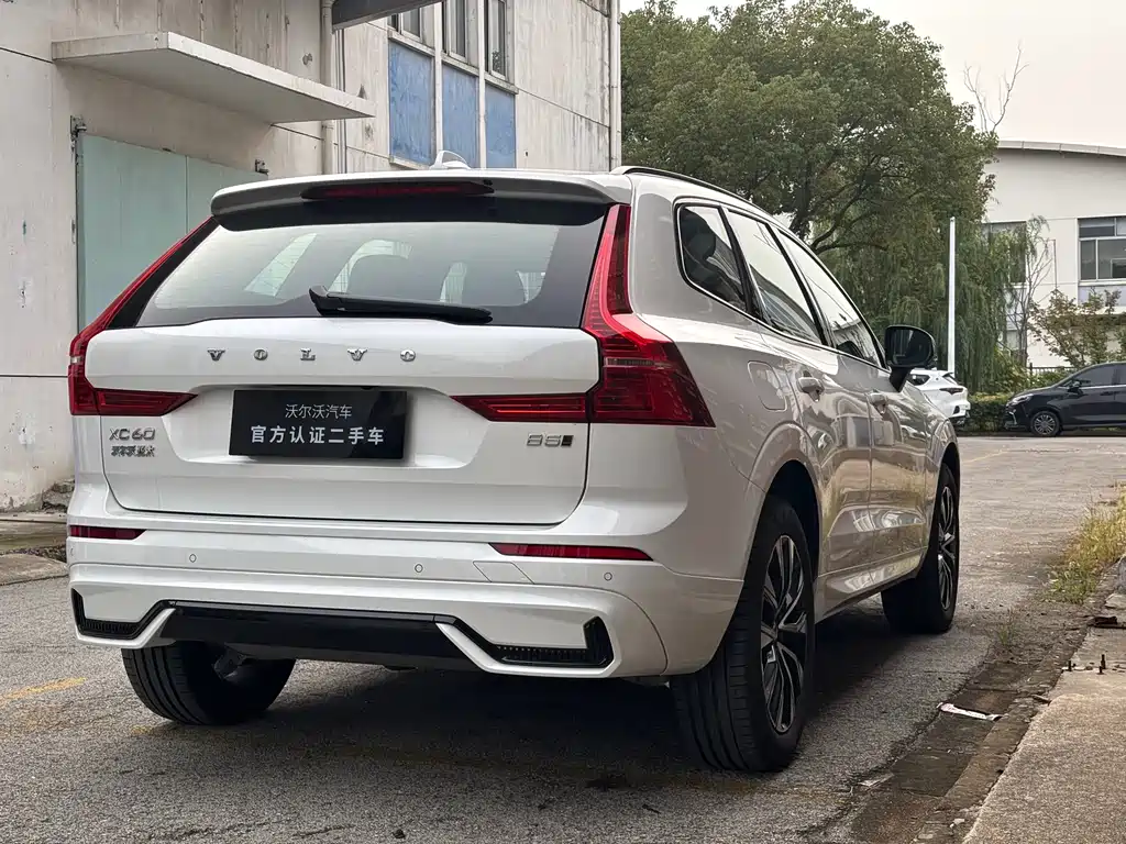 Volvo XC60 2025 — фото 6