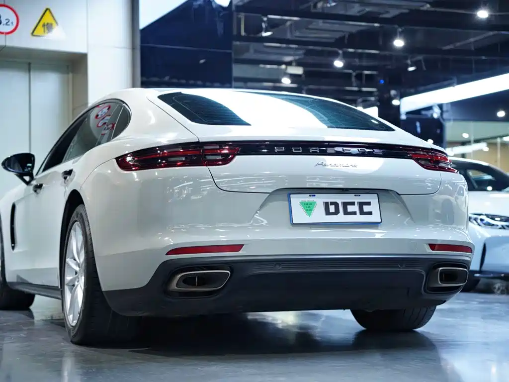 Porsche Panamera 2019 — фото 12