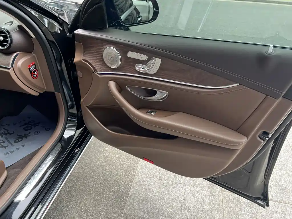 Mercedes-Benz E-Class 2020 — фото 17