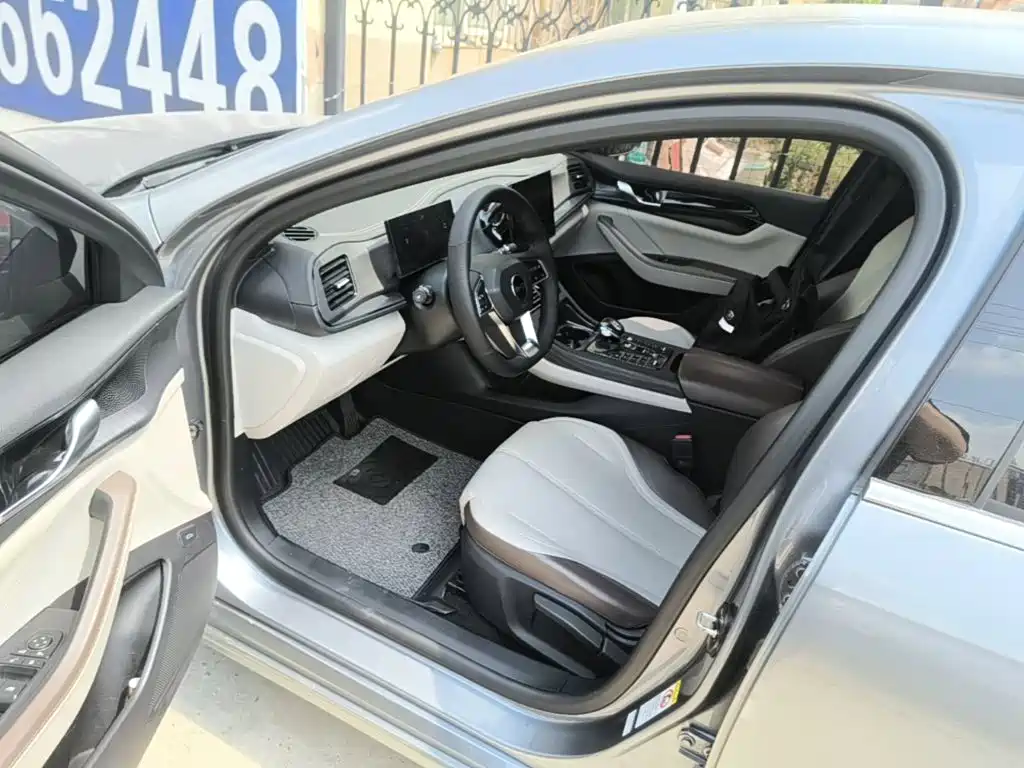 BYD Qin PLUS 2023 — фото 16