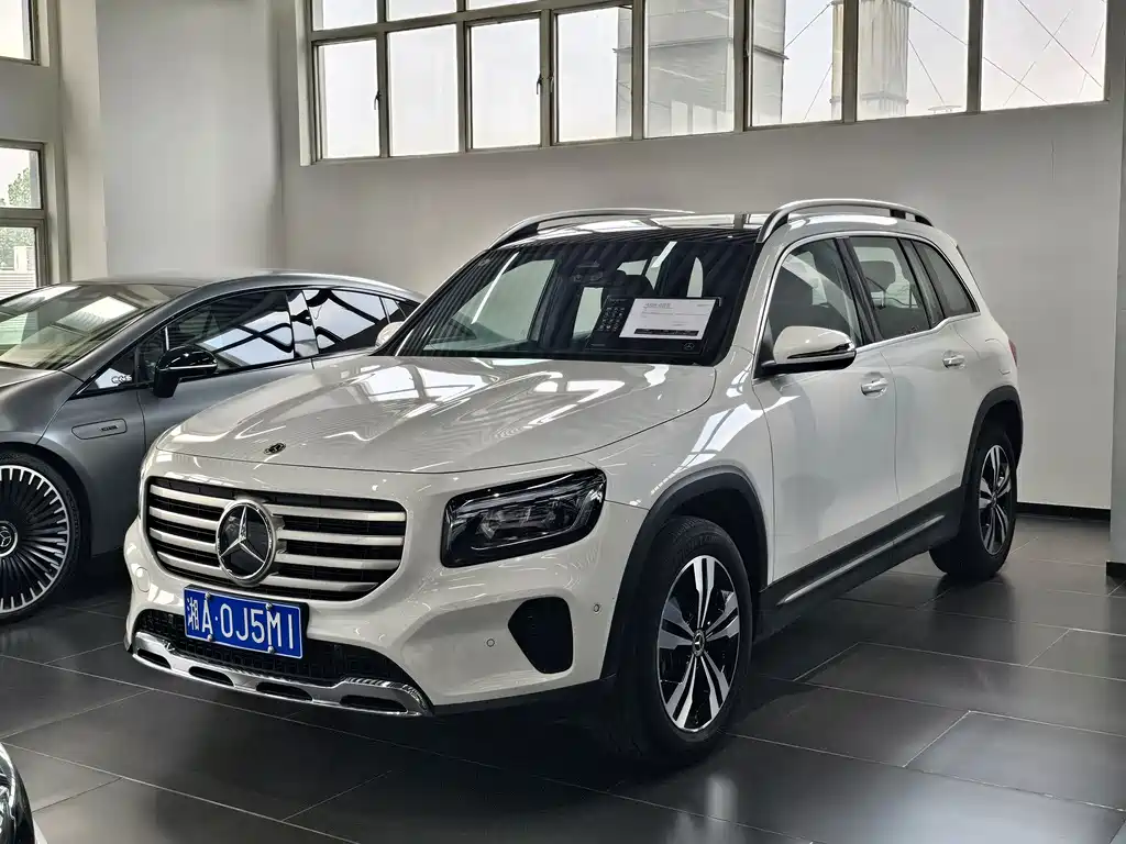 Mercedes-Benz GLB 2024