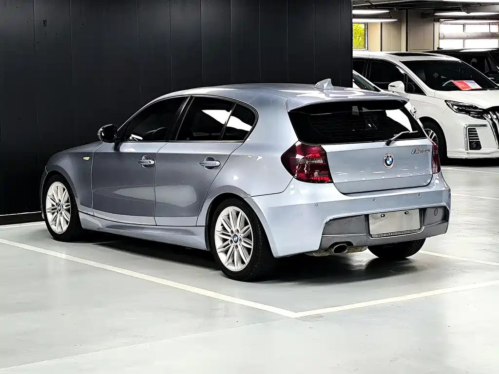 BMW 1 Series 2010 — фото 17
