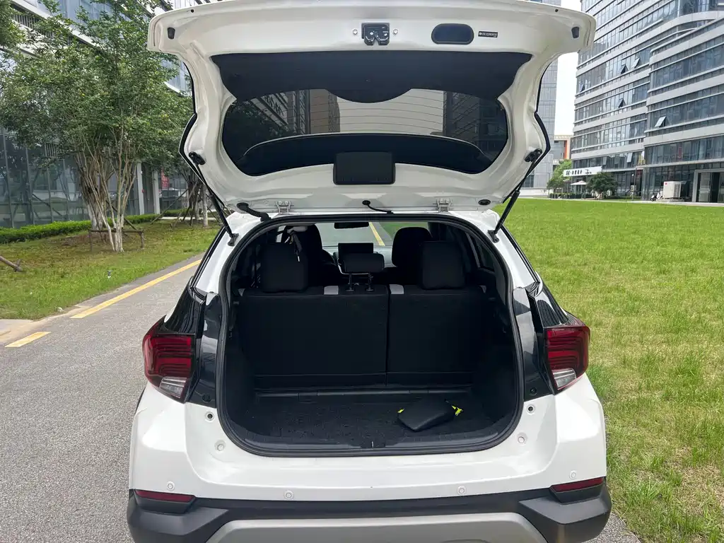 Toyota Yaris L 2022 — фото 20