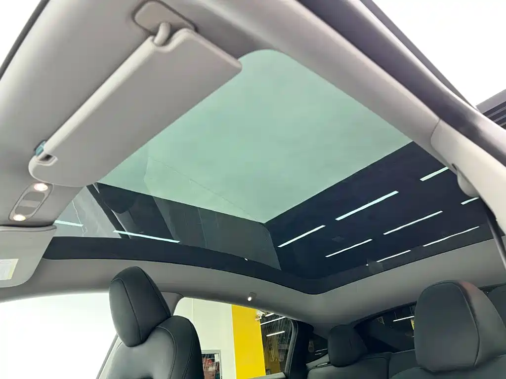 Tesla Model Y 2023 — фото 18