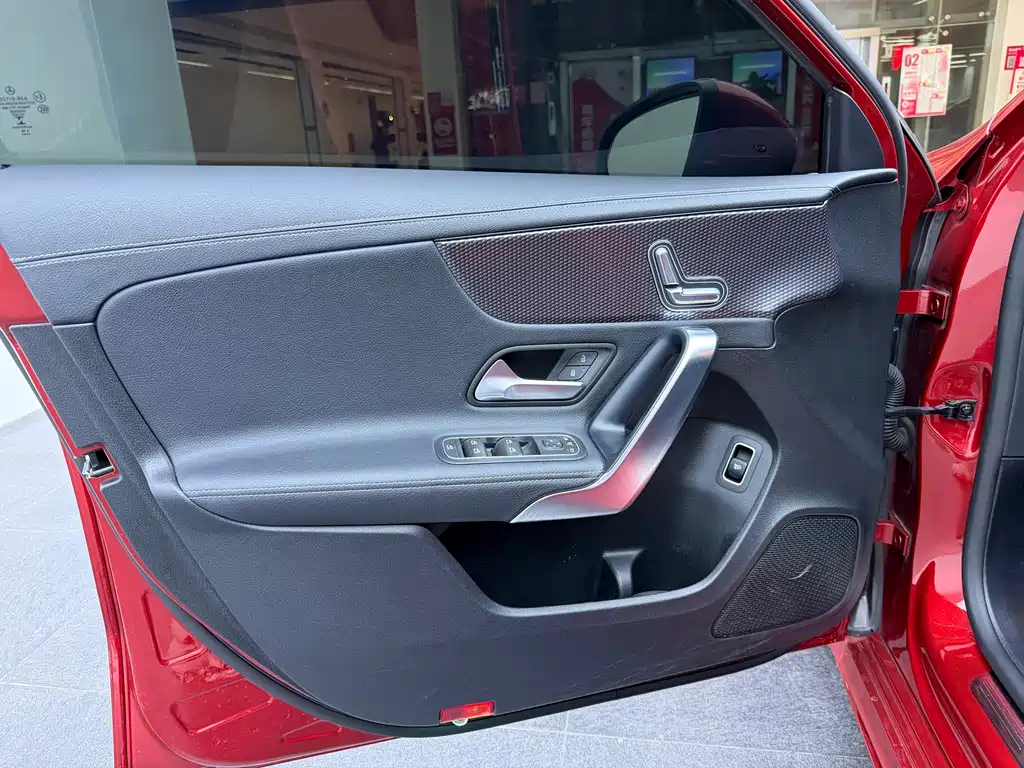 Mercedes-Benz A-Class 2019 — фото 5