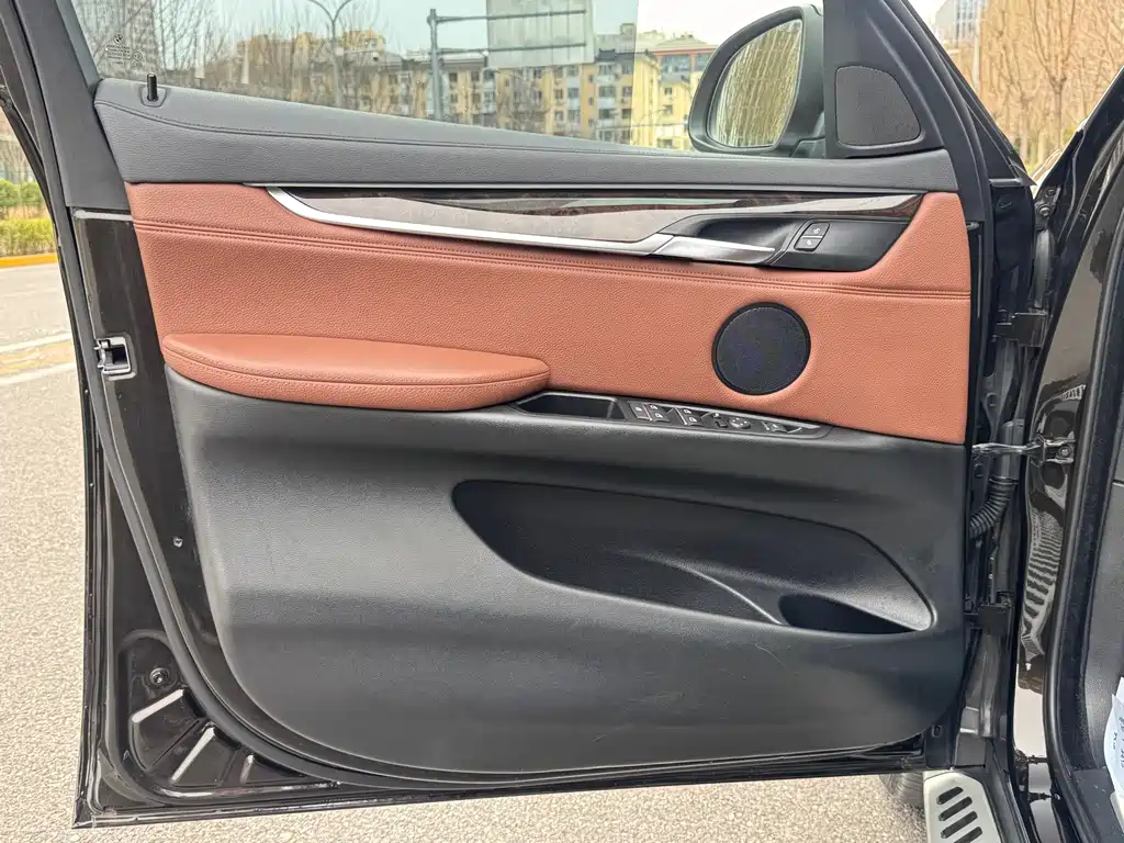 BMW X6 2016 — фото 12