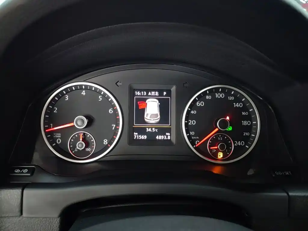 Volkswagen Tiguan 2016 — фото 16