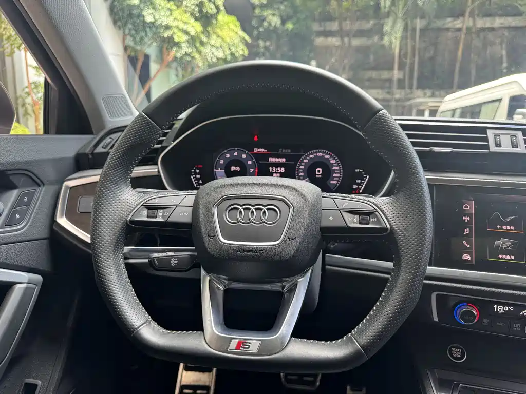 Audi Q3 Sportback 2022 — фото 16