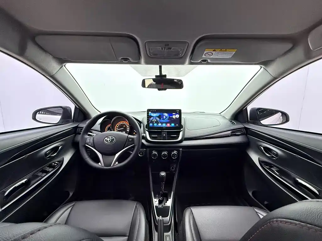 Toyota Yaris L 2023 — фото 11
