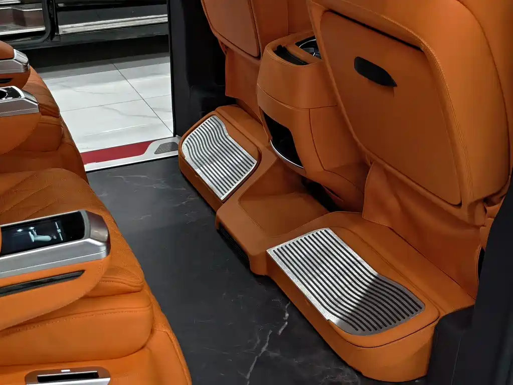 Mercedes-Benz V-Class 2021 — фото 11