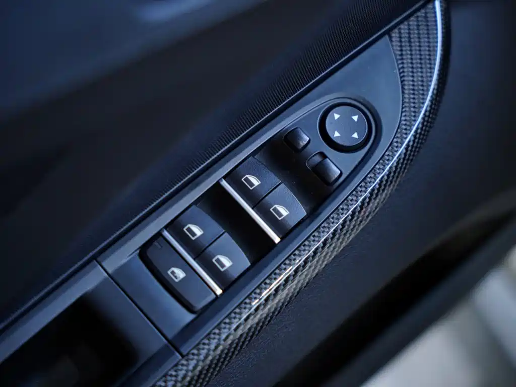 BMW M6 2015 — фото 19