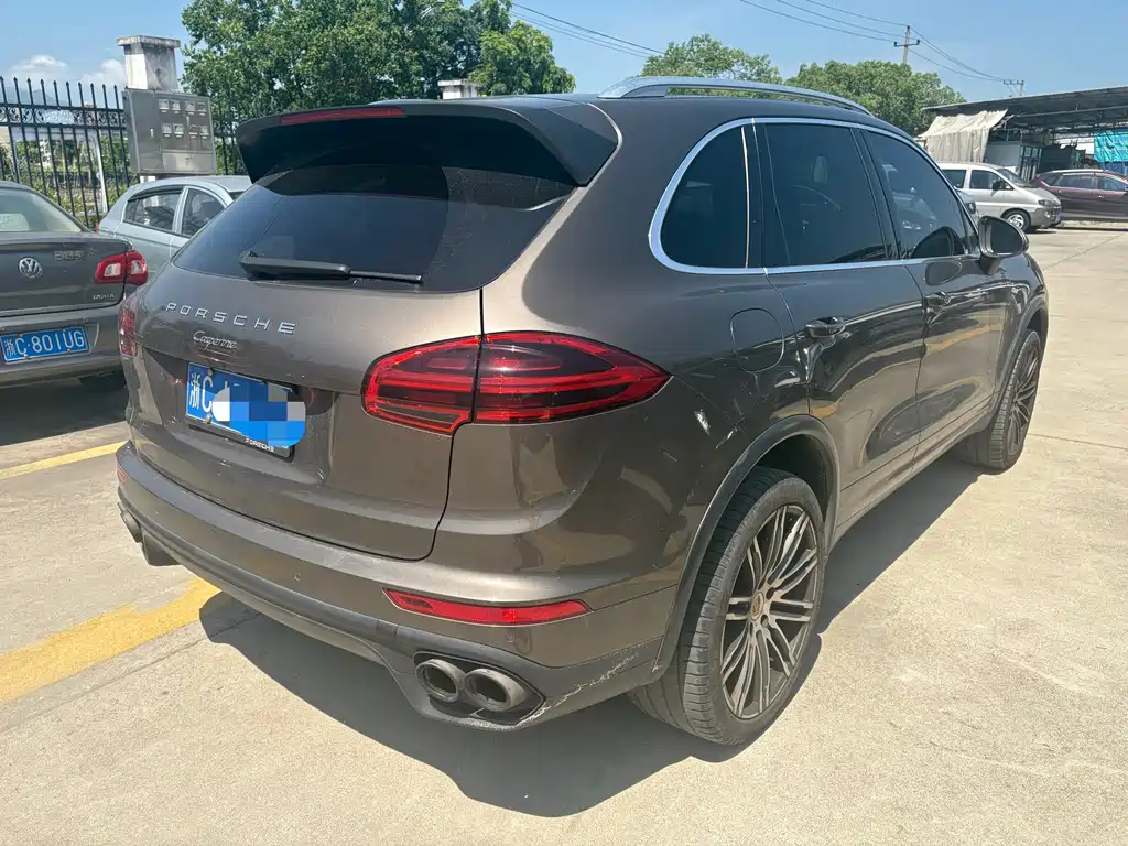 Porsche Cayenne 2015 — фото 14