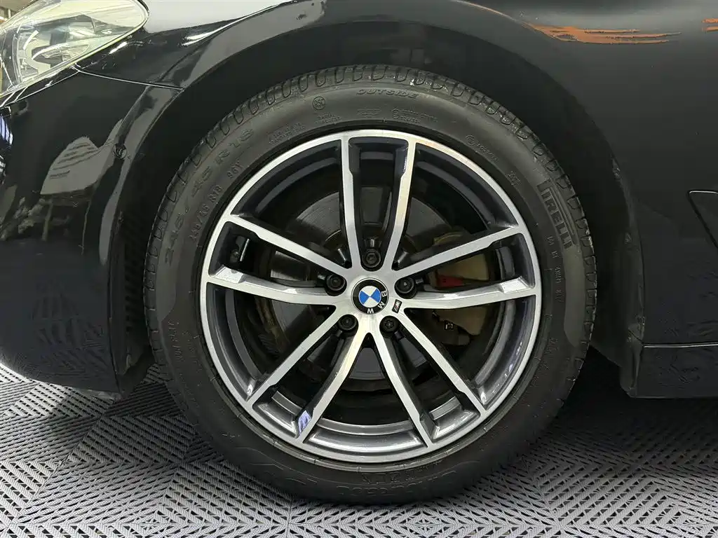 BMW 5 Series 2018 — фото 7