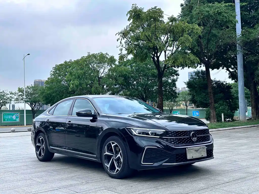 Volkswagen Passat 2023