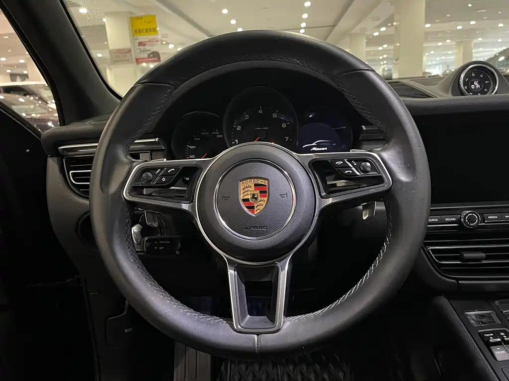 Porsche Macan 2021 — фото 12