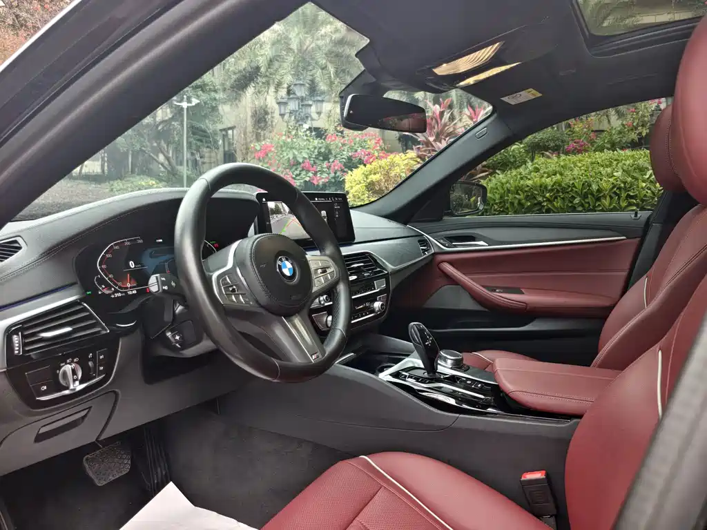 BMW 5 Series 2023 — фото 10
