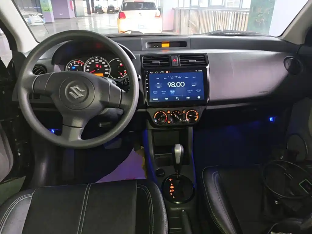 Suzuki Swift 2018 — фото 10