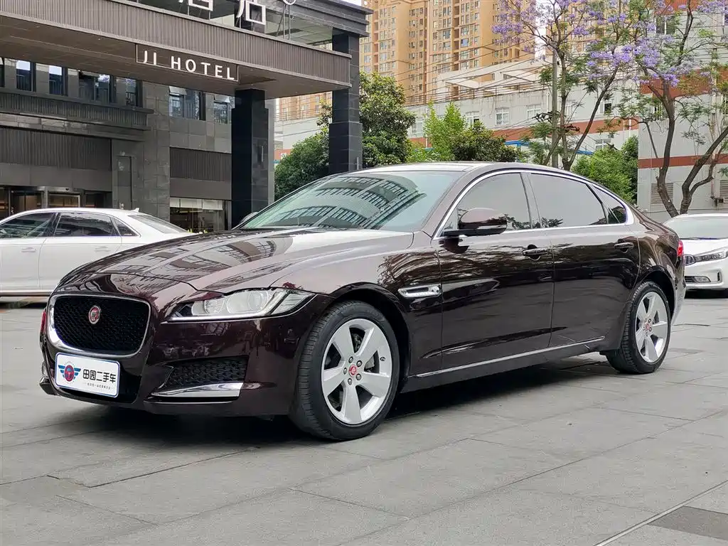 Jaguar XFL 2021 — фото 1