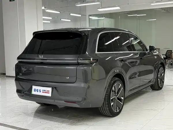 Li Auto L8 2025
