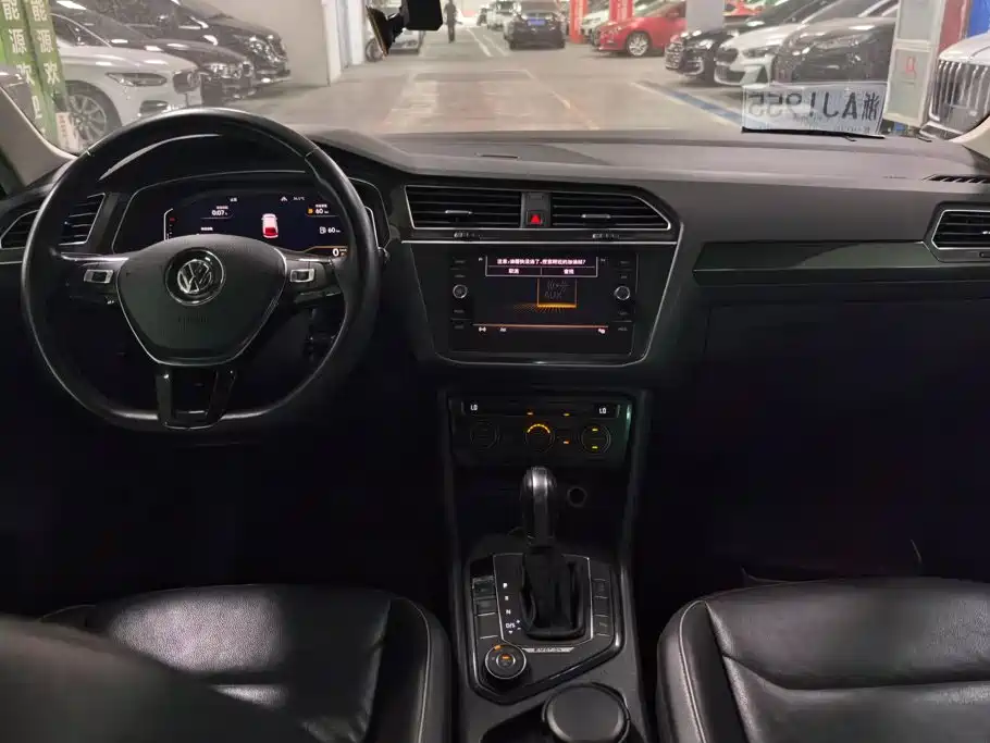 Volkswagen Tiguan 2019 — фото 12