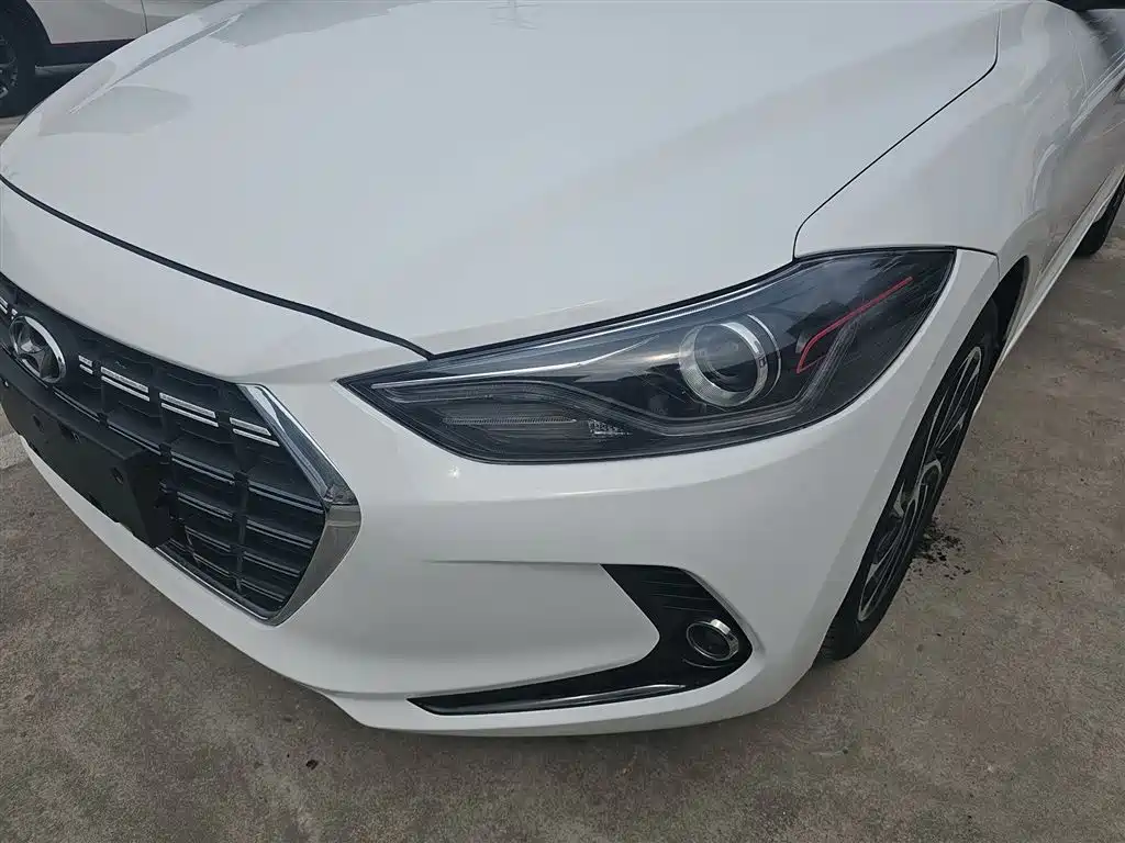Hyundai Elantra 2019 — фото 24