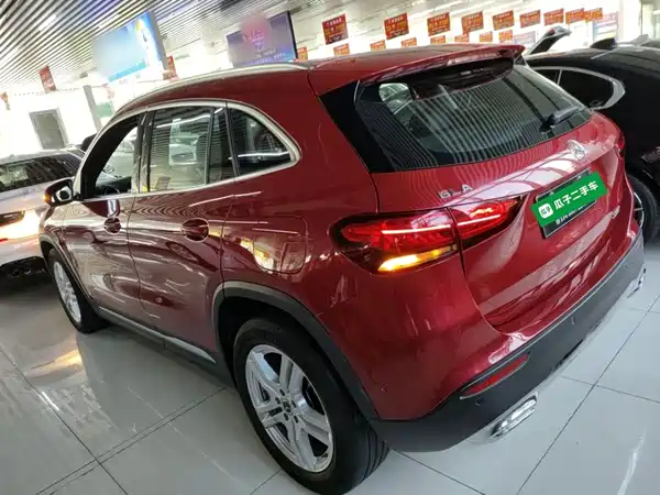 Mercedes-Benz GLA 2020
