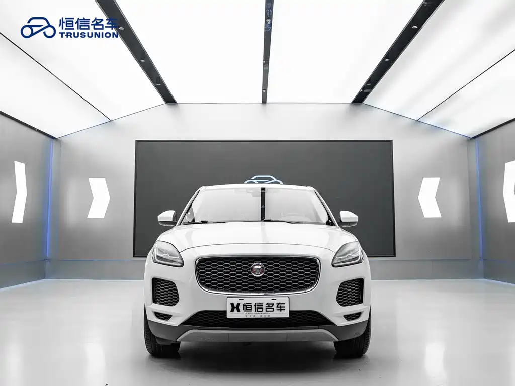 Jaguar E-PACE 2019 — фото 2