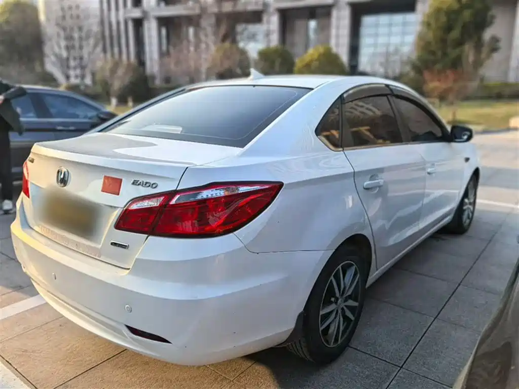 Changan Eado 2015 — фото 11