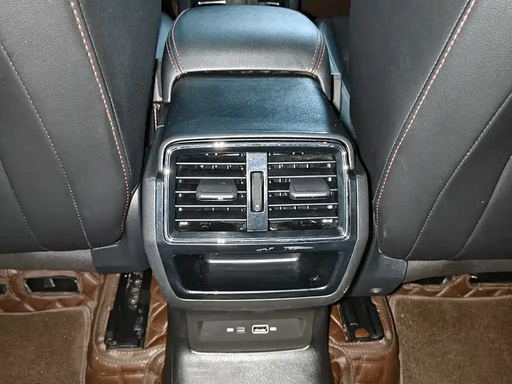 Skoda Karoq 2023 — фото 14