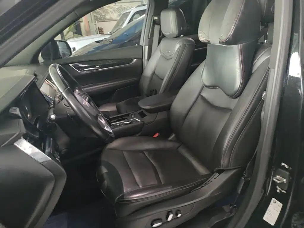 Cadillac XT6 2020 — фото 15