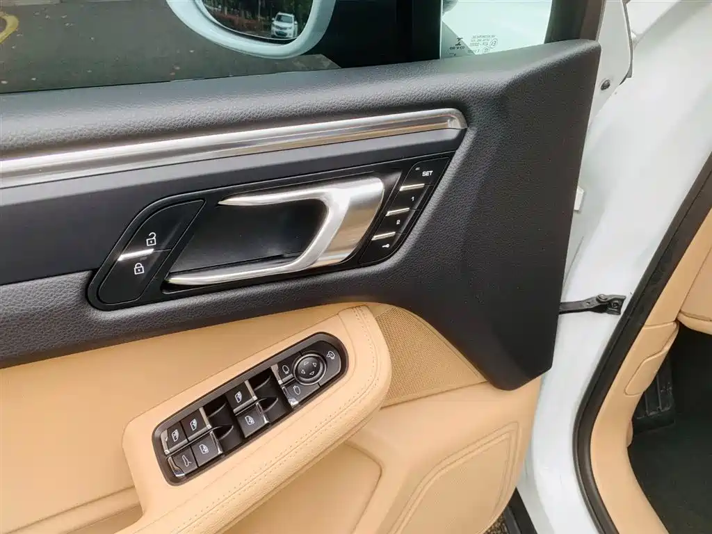 Porsche Macan 2020 — фото 11