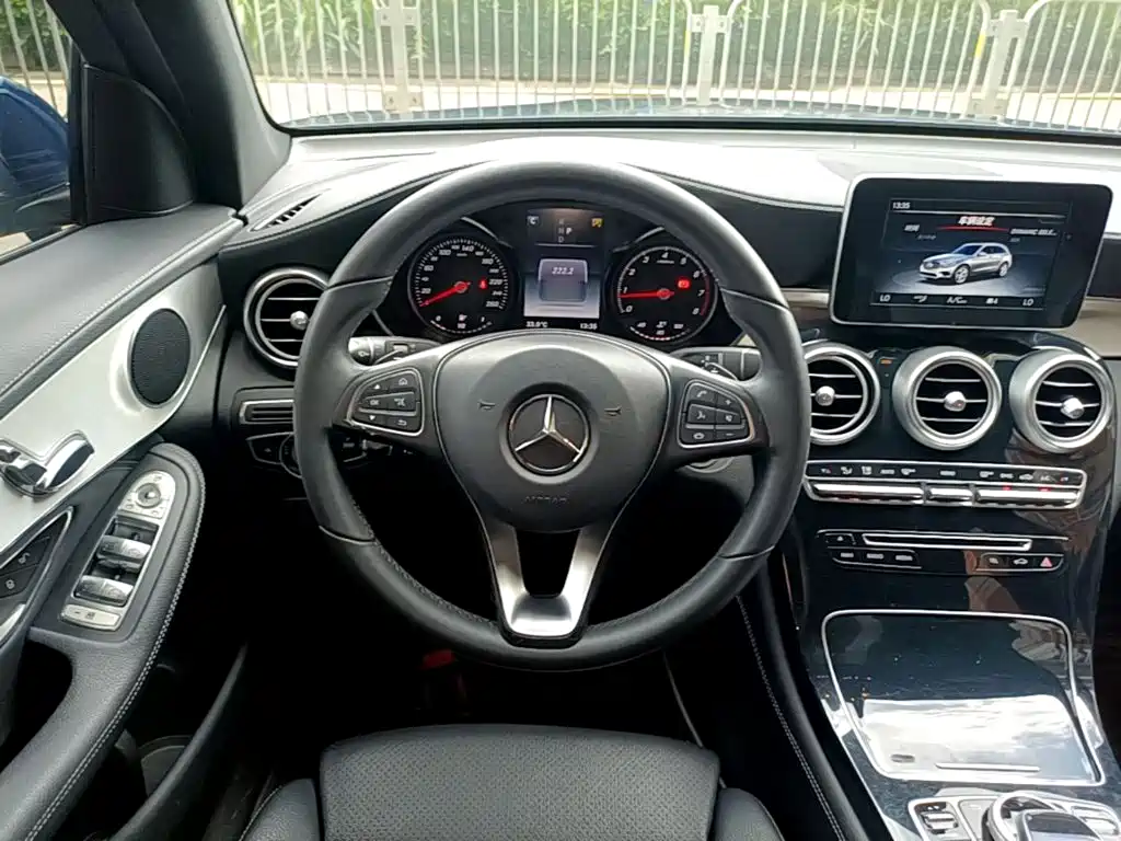 Mercedes-Benz GLC 2016 — фото 11