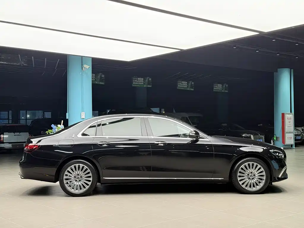 Mercedes-Benz E-Class 2022 — фото 2